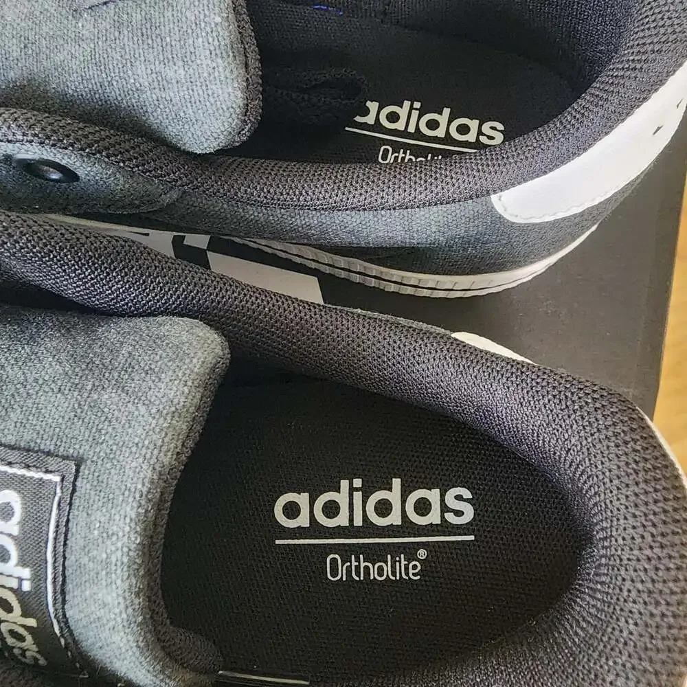 Adidas Daily 3.0 Shoes Mens Size 9.5 Gray White Skateboarding Sneakers FW7033